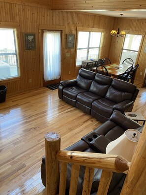 Smart TV, fireplace, DVD player, video library