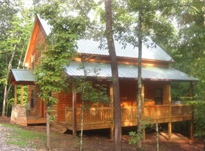 Exterior - Luxury Log Cabin (Cleveland)