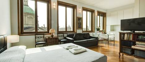 Ferros/tábuas de passar roupa, Wi-Fi, roupa de cama