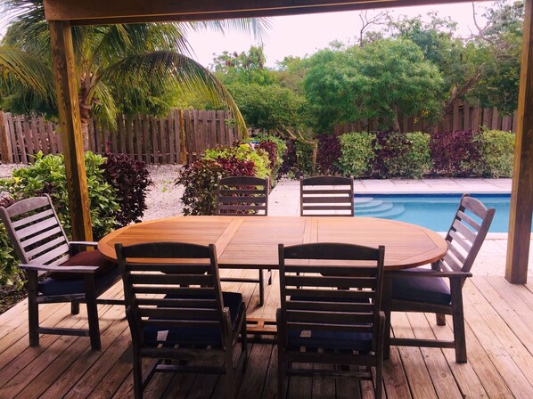 Outdoor dining