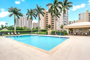 Pool - Spectacular penthouse end unit! (Naples)