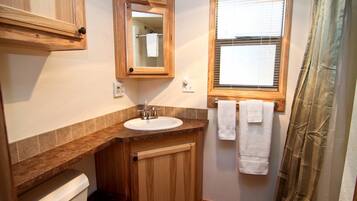 Shower, free toiletries, hair dryer, towels