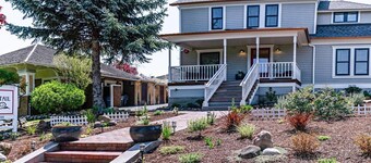 Redtail Suites~'red' Mccall Suite~tesla Station