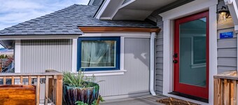 Redtail Suites~'red' Mccall Suite~tesla Station