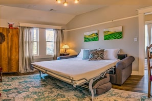 House (2 Bedrooms) | 2 bedrooms, premium bedding, iron/ironing board, cribs/infant beds
