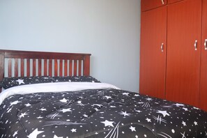 2 dormitorios, Internet, ropa de cama