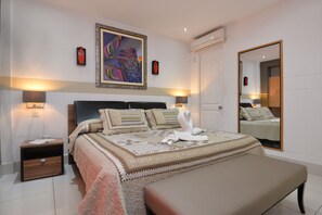 Executive Room | Desk, free WiFi, bed sheets