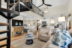 Interior - PRIVATE BEACH/POOL ACCESS-Steps to the Beach-Outdoor Courtyard-2 bikes (Panama City Beach)