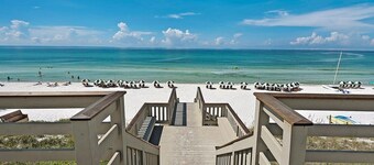 PRIVATE BEACH/POOL ACCESS-Steps to the Beach-Outdoor Courtyard-2  bikes