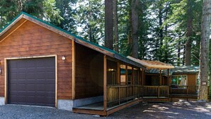 Front of property - #39 & #40 Hyatt Lake Compound - Sleeps 12 (Ashland)