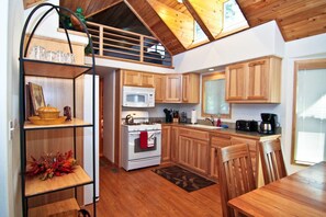 Microwave, oven, stovetop, espresso maker - #39 & #40 Hyatt Lake Compound - Sleeps 12 (Ashland)