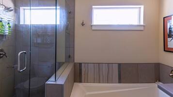 Separate tub and shower, free toiletries, hair dryer, towels