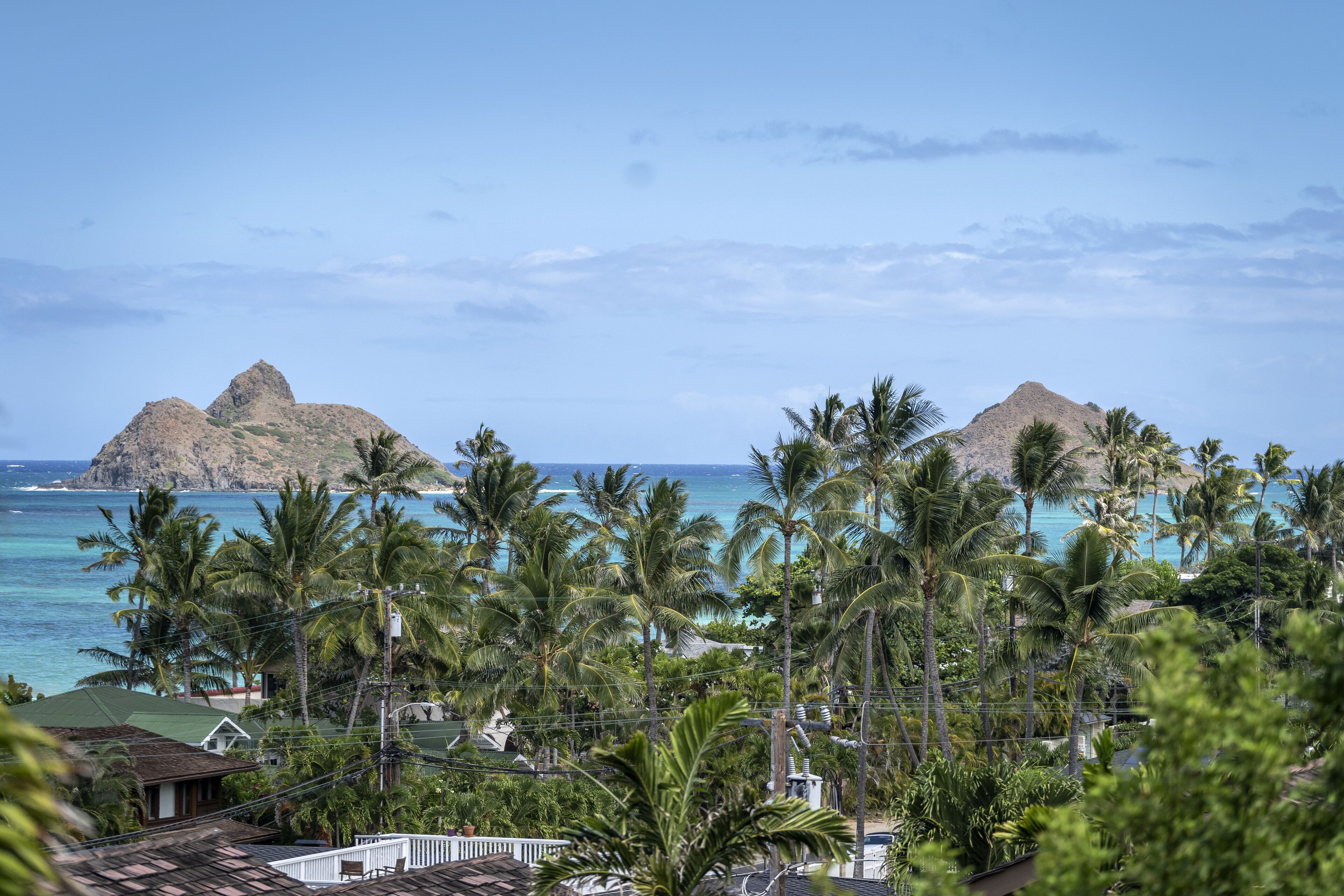 Lanikai Hillside Cozy Cottage with Spectacular Ocean View with Mokulua Islands.