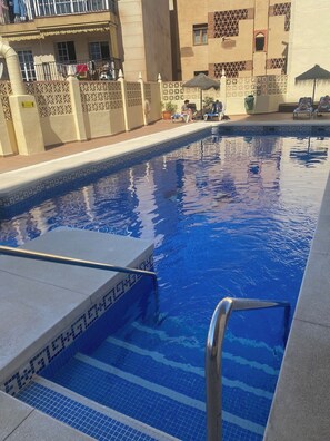 Outdoor pool - IN THE CENTER OF FUENGIROLA WITH LARGE TERRACE WITH FREE CAR PARKING (Fuengirola)