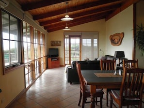 Smart TV, DVD player, books, video library - Lantauanan - Island Beach Lookout, Kangaroo Island (Island Beach)