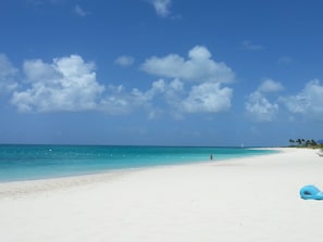 Sur la plage, serviettes de plage