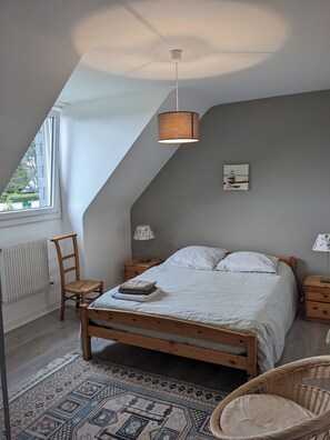 5 soveværelser, skrivebord, strygejern/strygebræt, weekendseng