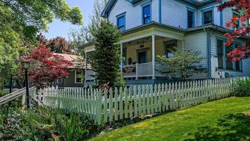 Bagian depan properti