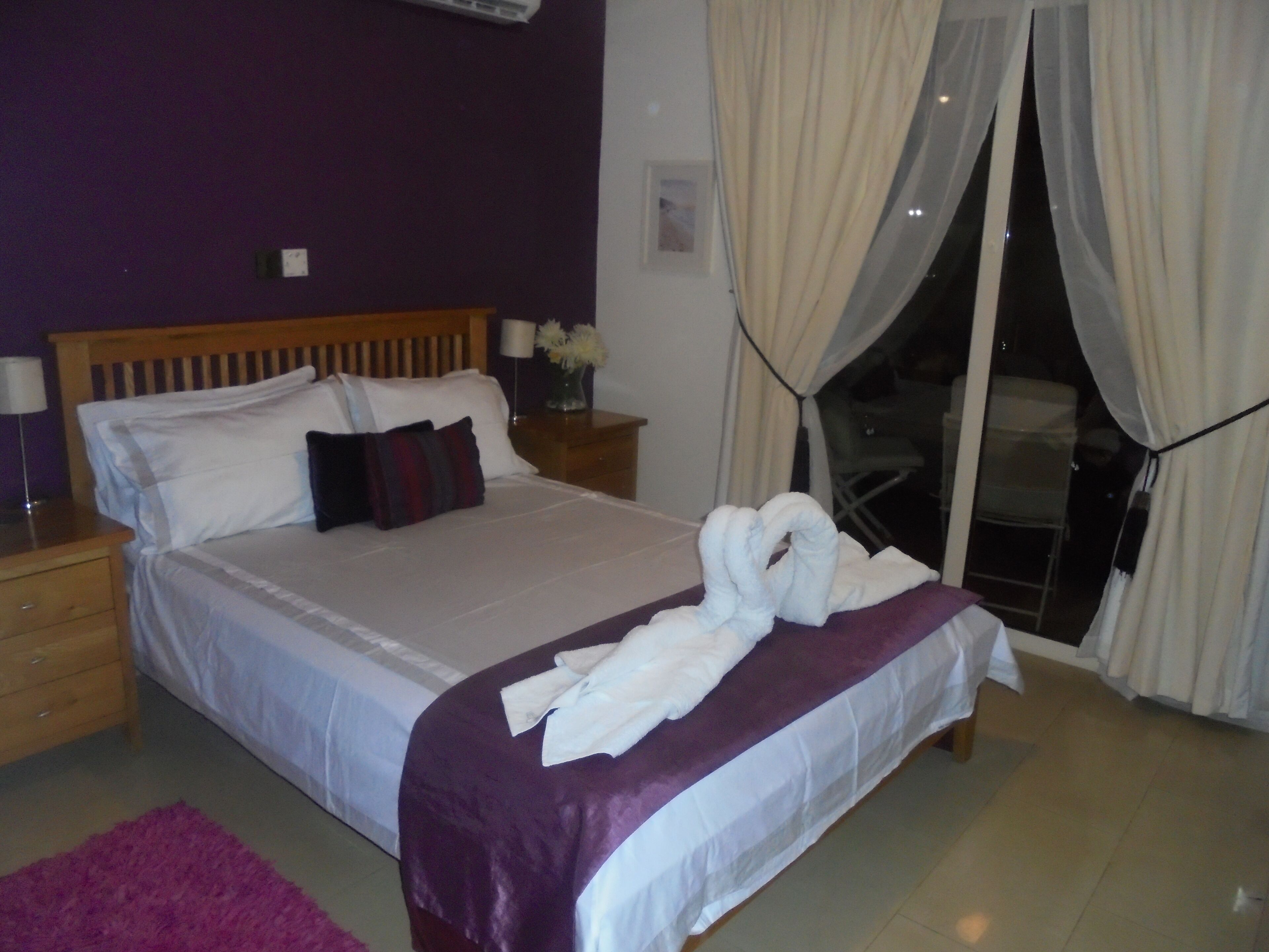 2 chambres, coffres-forts dans les chambres, fer et planche à repasser