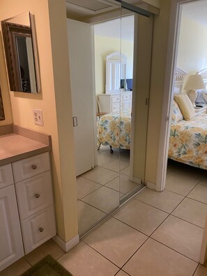 Room - Jan. 2024 open for one month only (Ft. Pierce)