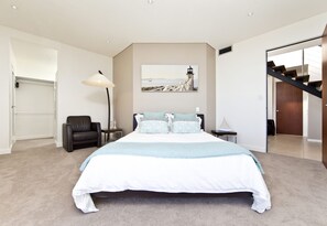 3 chambres, fer et planche à repasser, accès au Wi-Fi (inclus)