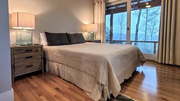 3 chambres, bureau, Wi-Fi gratuit, draps fournis