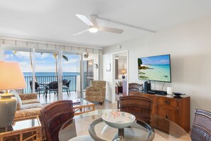 Interior - Revel in Unparalleled Views of Maui's Coastal Majesty! - Royal Mauian 416 (Kihei, Maui)