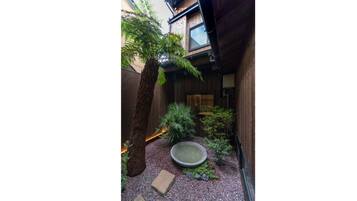 Rumah Tradisional, 3 kamar tidur, dapur, pemandangan kebun | Pemandangan taman