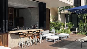 Poolside bar