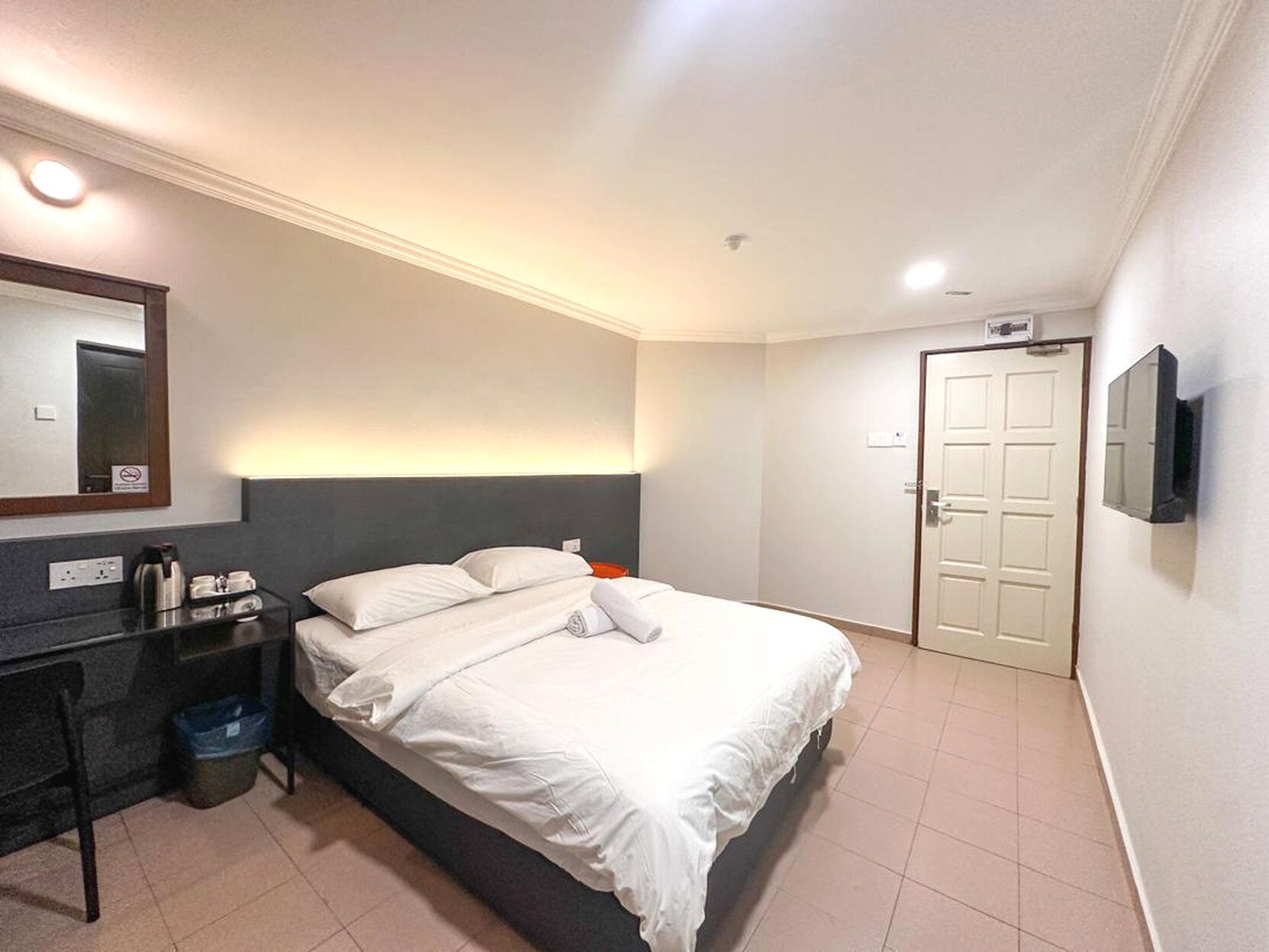 Desk, laptop workspace, free WiFi, bed sheets
