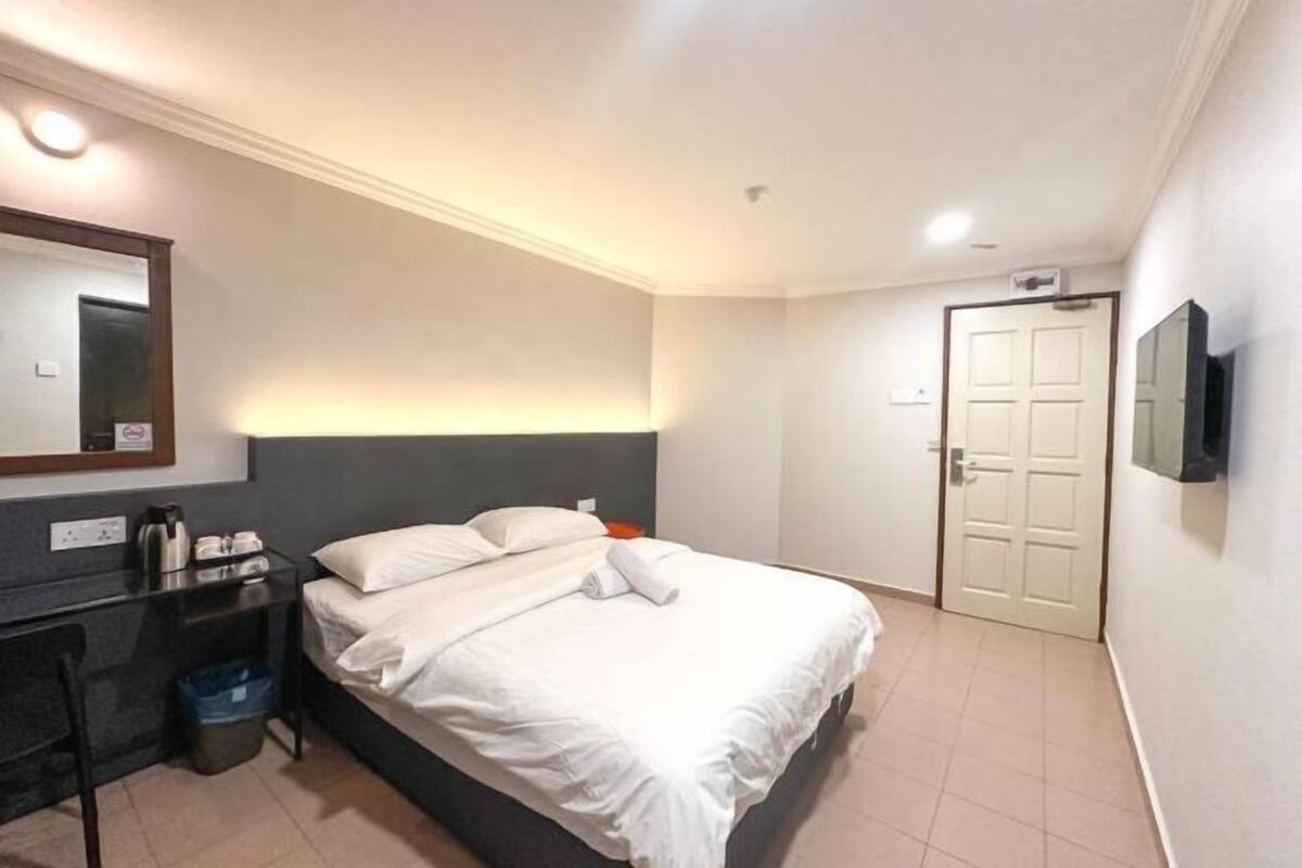 Desk, laptop workspace, free WiFi, bed sheets