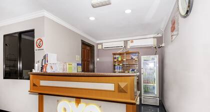 Super OYO 473 Comfort Hotel 2