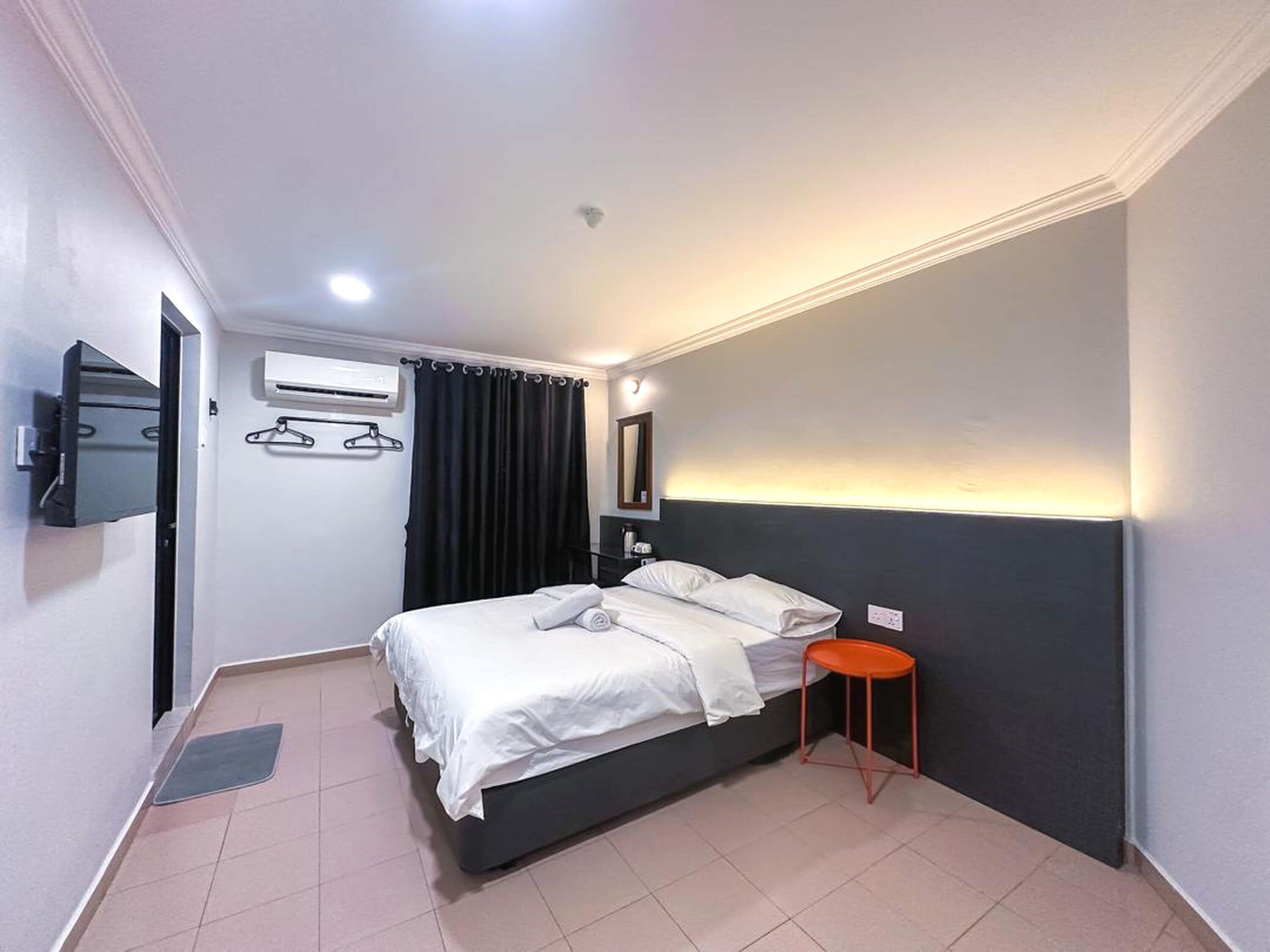 豪華雙人房 | 書桌、筆電工作空間、免費無線上網、床單