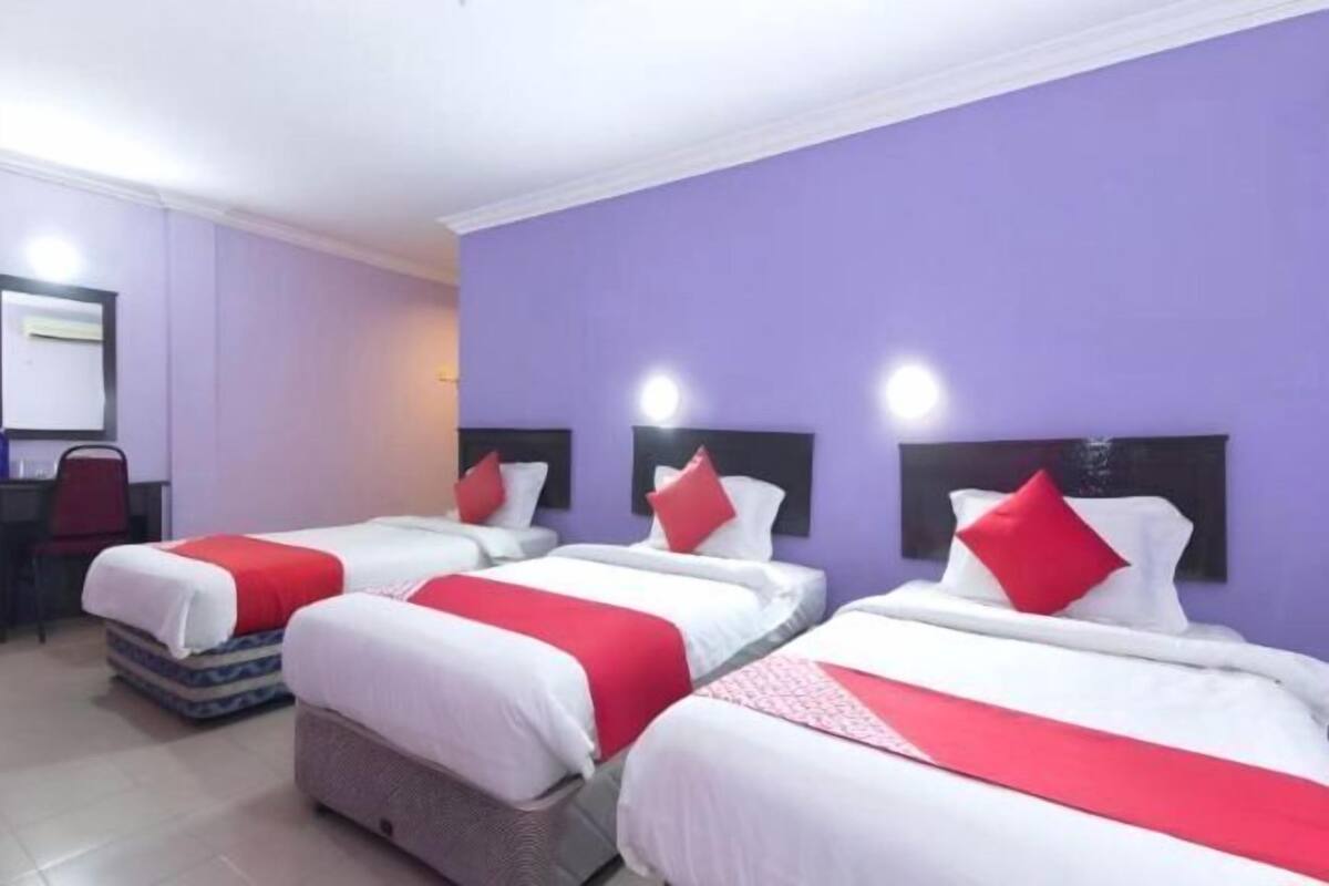 Desk, laptop workspace, free WiFi, bed sheets