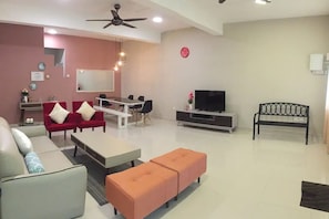 Holiday Home | Living room
