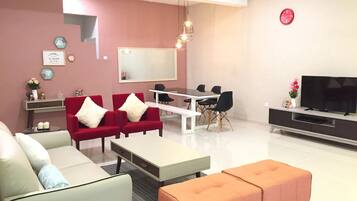 Hus (Holiday) | Oppholdsrom | LED-TV