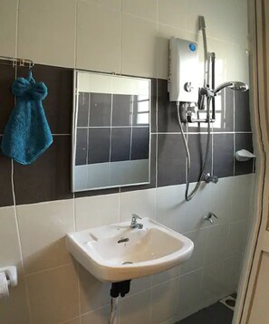 Ferienhaus (Holiday) | Badezimmer