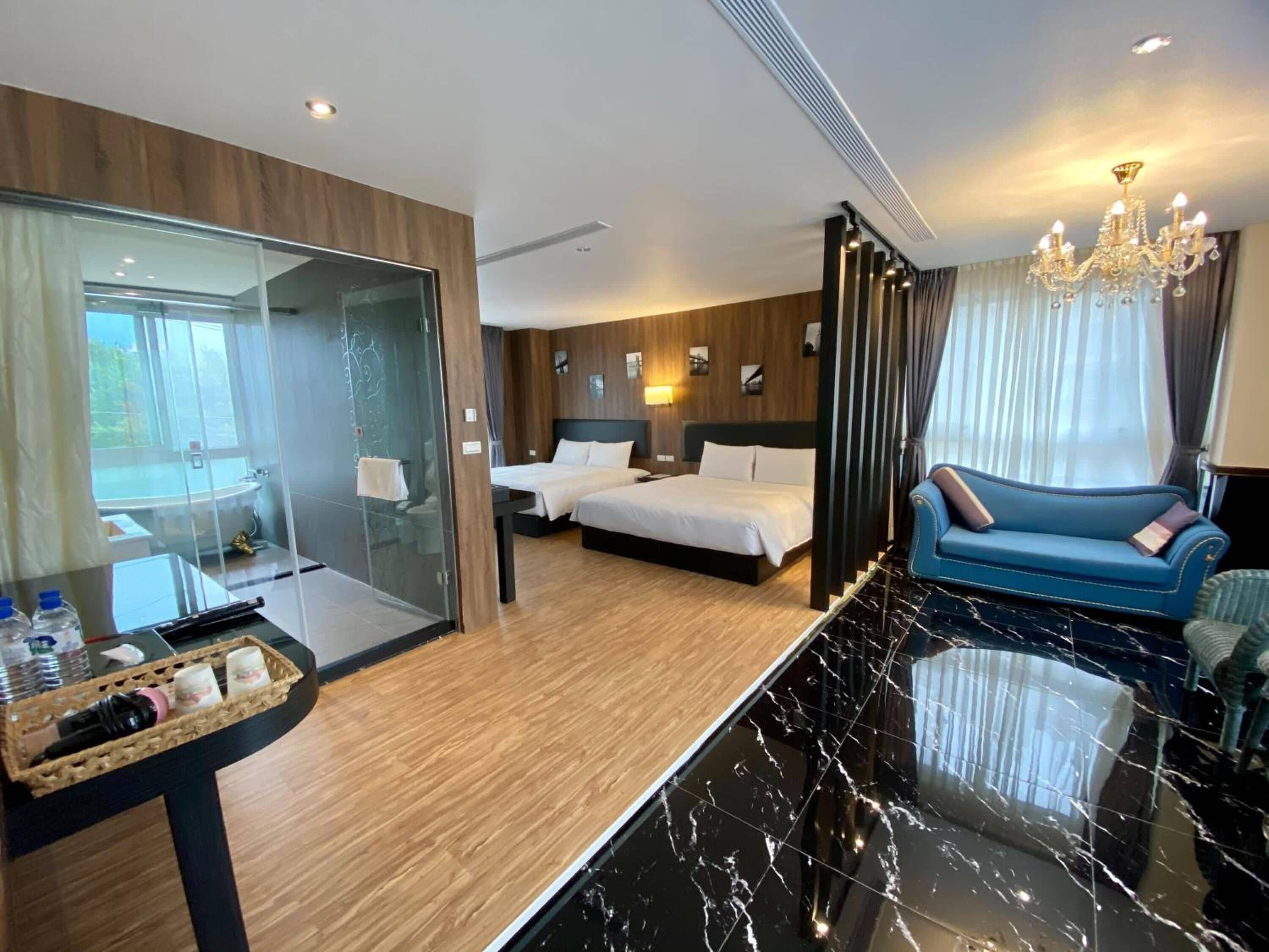 Desk, soundproofing, free WiFi