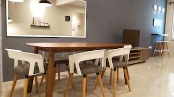 Holiday Home | In-room dining
