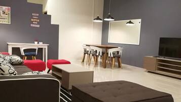 Hus (Holiday) | Oppholdsrom | LED-TV