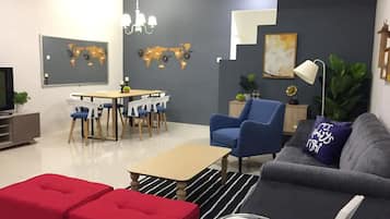 Casa (Holiday) | Sala de estar | Televisión LED