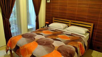 Desk, iron/ironing board, free WiFi, bed sheets