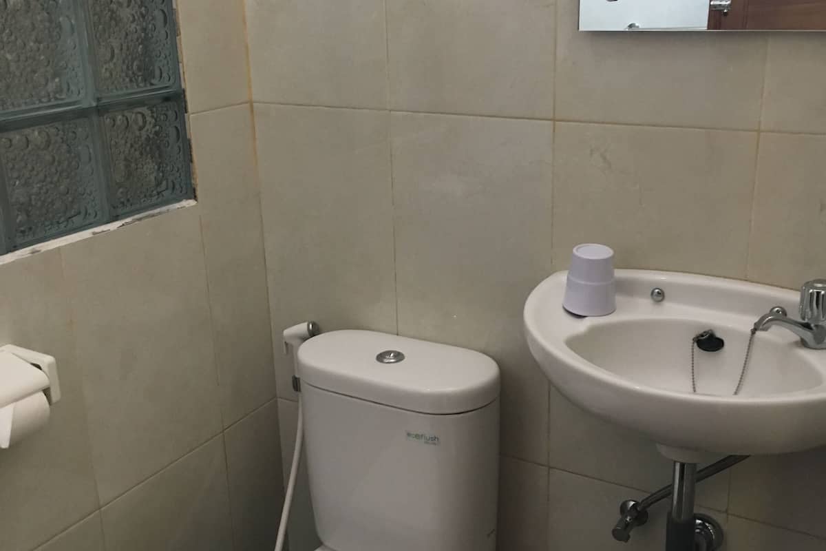 superior room | bathroom | shower, towels