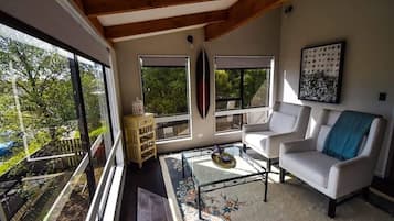 House, Multiple Beds, Non Smoking, Mountain View | Living area | Smart TV