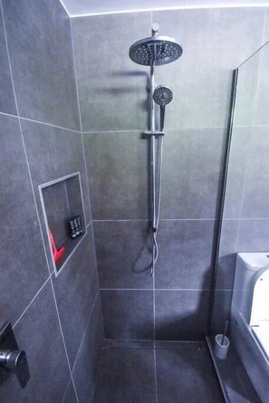 Casa, várias camas, para não fumantes, vista para a montanha | Banheiro | Banheira, banheira de imersão, toalhas de banho 