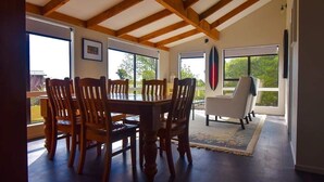 House, Multiple Beds, Non Smoking, Mountain View | In-room dining