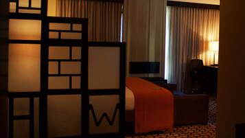 Superior Single Room, 1 King Bed, Non Smoking | Egyptian cotton sheets, premium bedding, Select Comfort beds