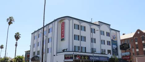 Mặt tiền nơi lưu trú