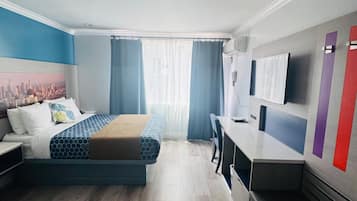 Standard Room, 1 Queen Bed, Non Smoking | 1 bedroom, Egyptian cotton sheets, premium bedding, desk