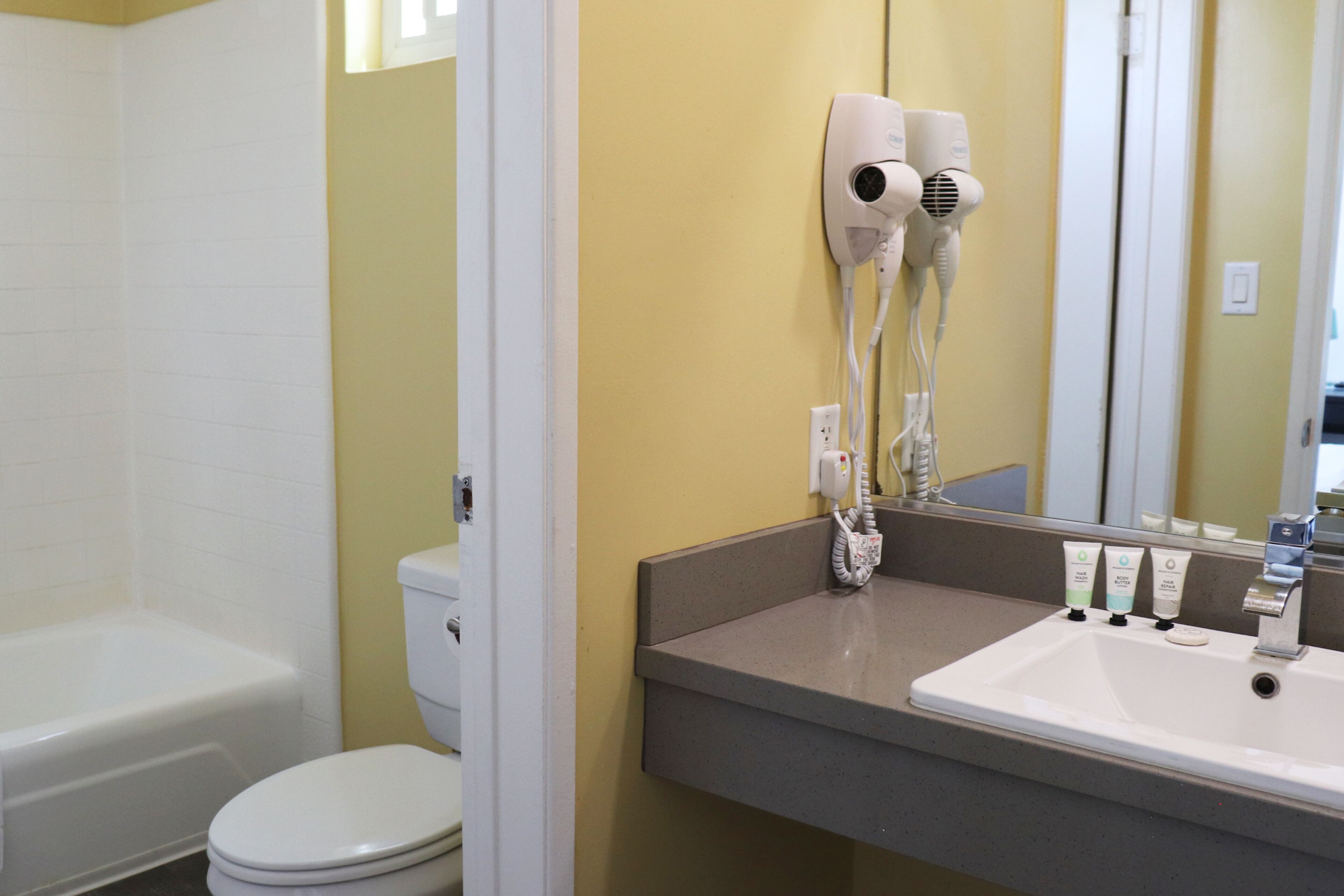 Foto - Hometel Suites